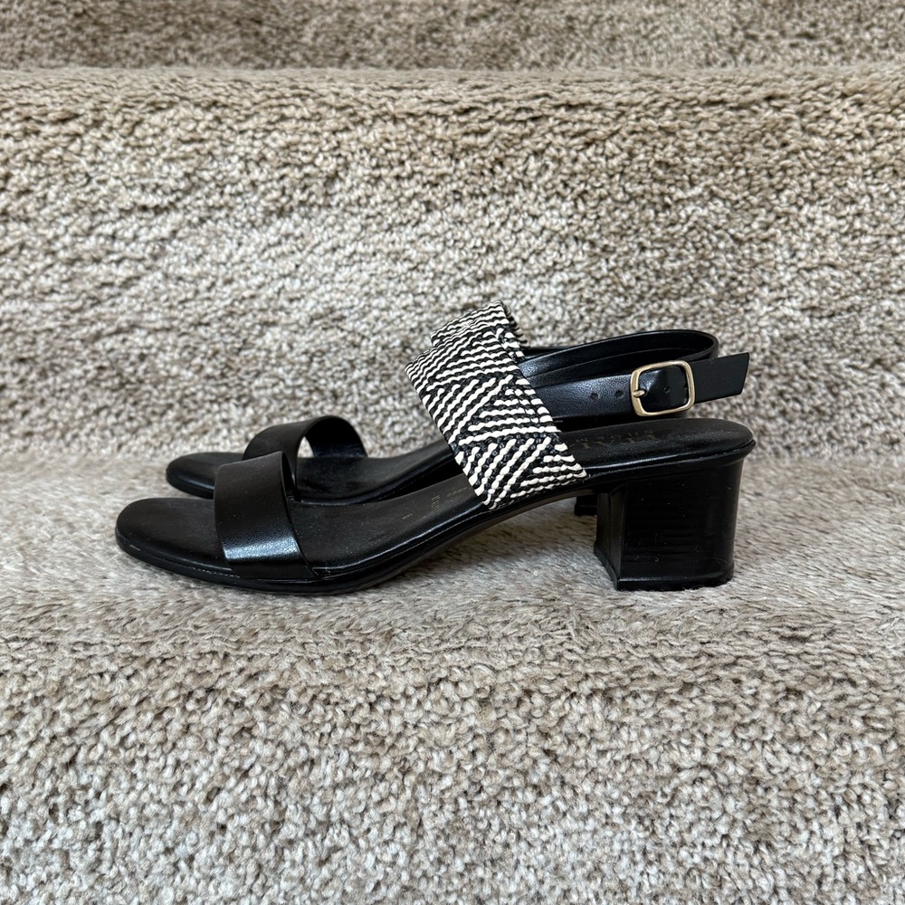 Italian Shoemakers Sandals Size 6 Black
